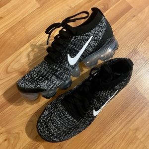Women’s Nike Air VaporMax Flyknit 3 Running Shoes